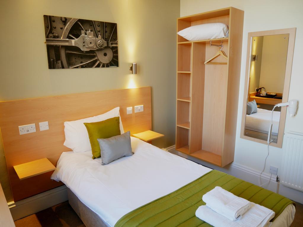 Great Western Hotel Swindon Room photo